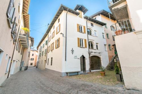  Historical Caslano Apartments - Happy Rentals in Caslano