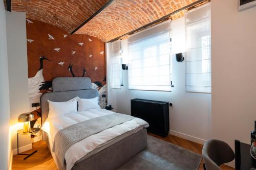 Deluxe Double Room image 2