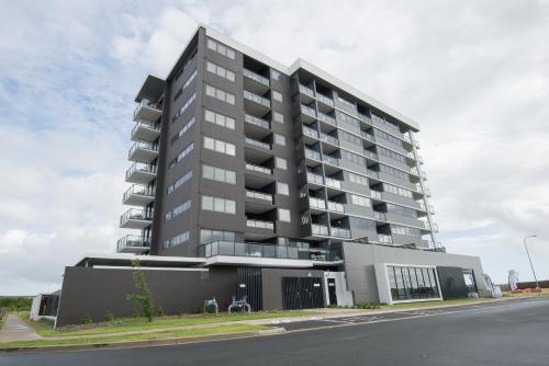 Exterior view, Direct Hotels - Pacific Sands in Mackay