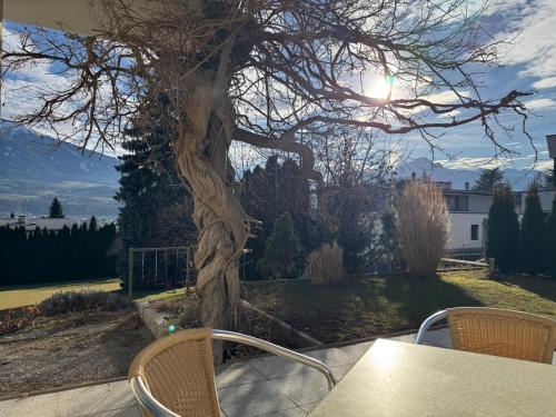 Sonnige und ruhige Wohnung in Innsbruck - Stadtrand in อาร์ซล