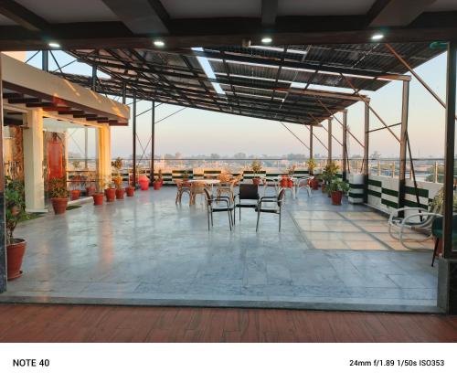 hotel Elites Residency in city center  iqbal town - image 9