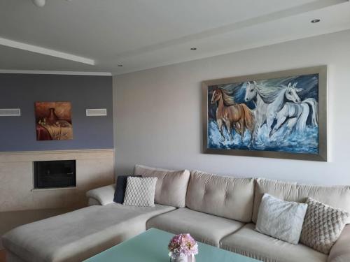 غرف النزلاء, Promenade in Capljina