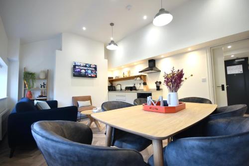 CITYeSCAPE - 2BR Top Floor Penthouse NQ, Manchester (zdjęcie 4)