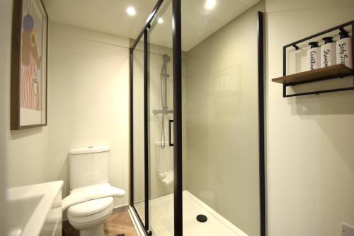 CITYeSCAPE - 2BR Top Floor Penthouse NQ, Manchester (zdjęcie 8)