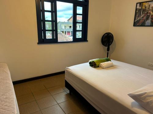 1 double bed, 2 twin beds