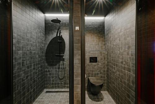 Bar Rouge Suite image 6