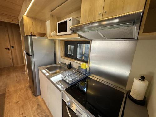 Two-Bedroom Loft Apartment image 6