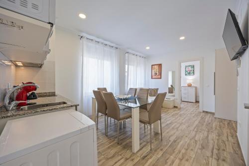 Two-Bedroom Apartment with Terrace image 6