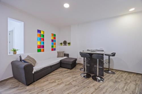 One-Bedroom Apartment image 8