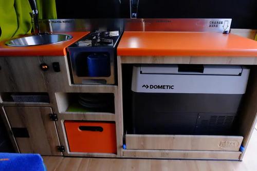 Konyha, Happy Campers - Camper van rental in Njardvik