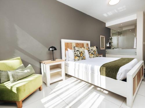CAG The Tyrwhitt Room Type - Three-Bedroom Two Bathroom Apartment