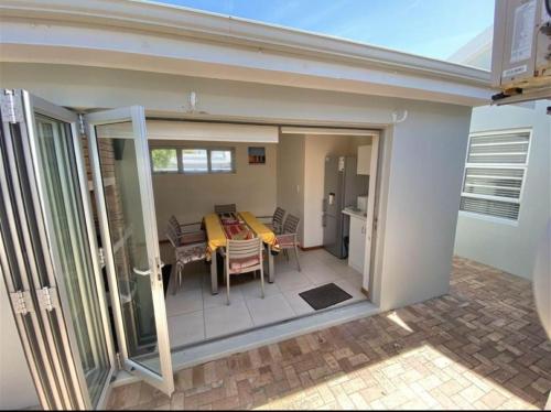 Fasilitas, Nou wat nou in Pantai Pearly