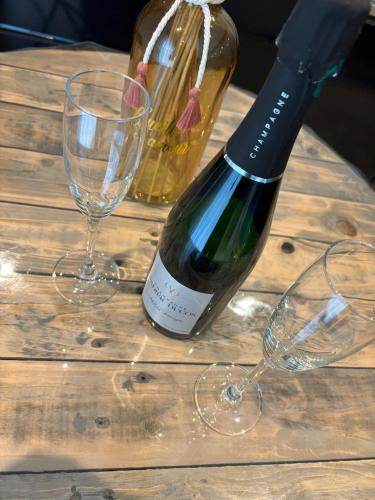 อาหารและเครื่องดื่ม, Charmant appartement indépendant avec Piscine (Charmant appartement independant avec Piscine) in มาริญาน