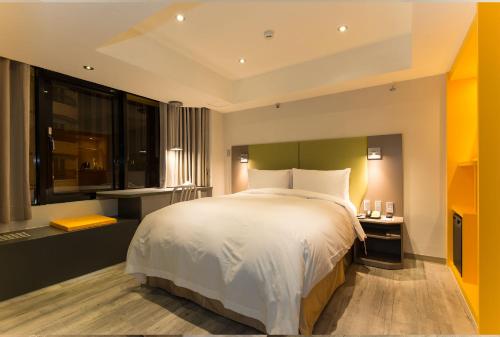 room detail thumbnail 0