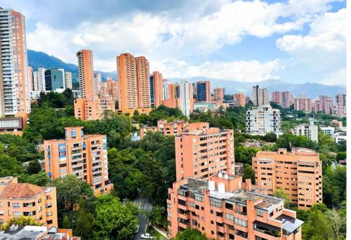 Apartaestudio en el poblado cerca a Povenza 241, Medellín
