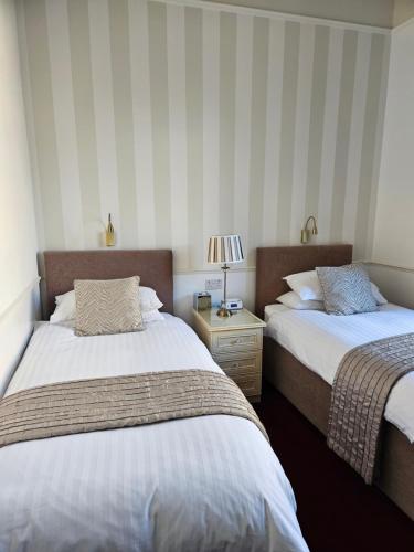 Highfield Guest House - image 4