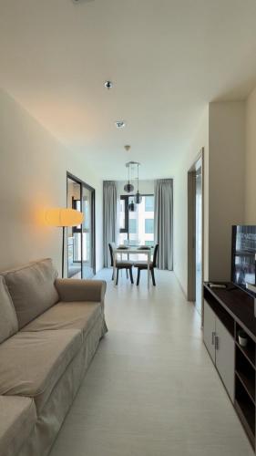 Luxurious Downtown Apartment With Train Access Bts, Bangkok (photo 8)