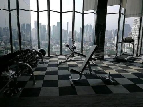 Luxurious Downtown Apartment With Train Access Bts, Bangkok (photo 7)