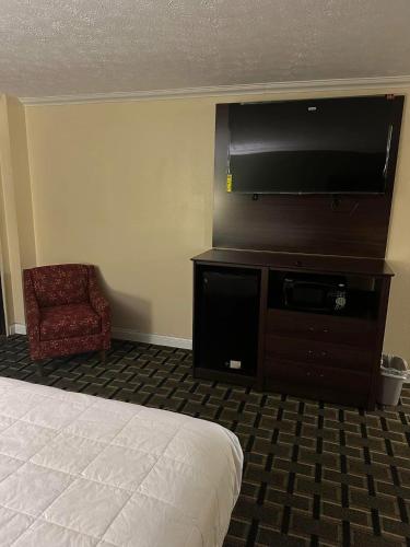 Quality Inn - image 6