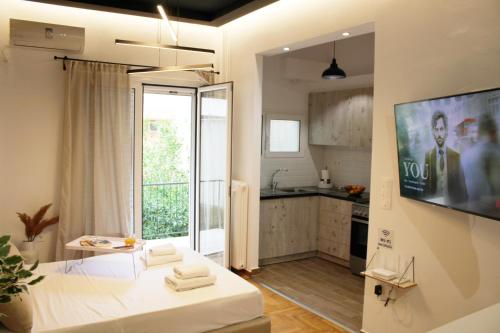 ARIS - Urban Stay Steps from the Metro, Athens
