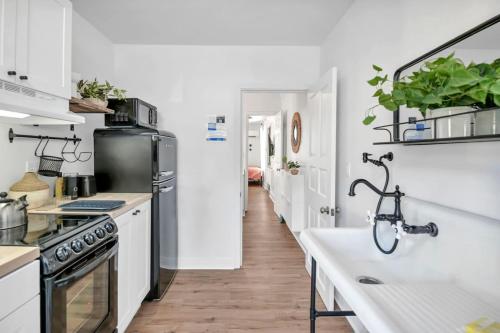 Konyha, W. Cola Mini Pad -Tiny House in West Columbia (SC)