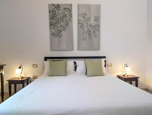 1 queen bed, 1 twin bed