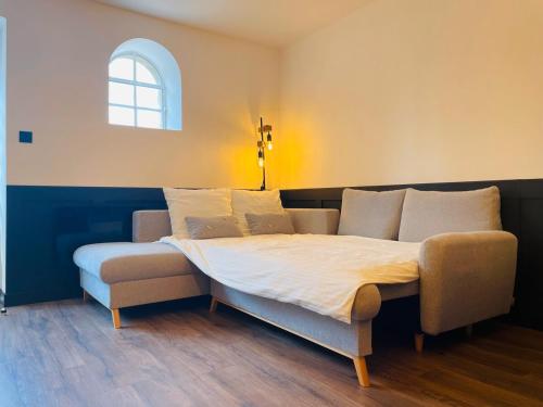 Gite with shared pool at Chateau de Bruges 4