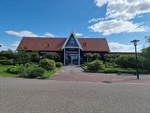 Ресторан, Waterresort Bodelaeke Giethoorn in Гісорн