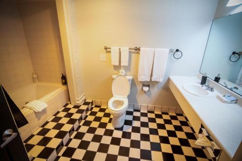 Nuk's Executive Suites