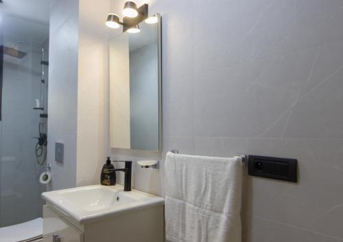 C104- Luxurious Penthouse with Incredible Sea View, Casablanca (foto 7)