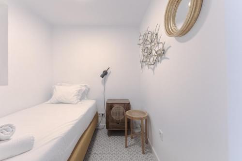 Alfama Design with Terrace by Homing - main image
