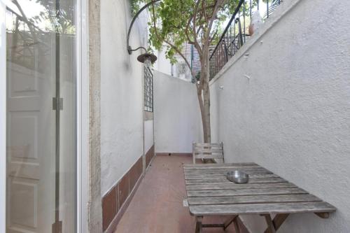 Alfama Design with Terrace by Homing - image 4