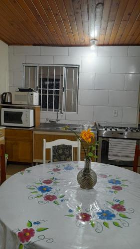 Bela Casa para Pousada na Praia de Arambaré (Bela Casa para Pousada na Praia de Arambare) in Arambare