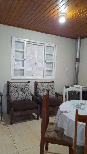 Bela Casa para Pousada na Praia de Arambaré (Bela Casa para Pousada na Praia de Arambare) in Arambare