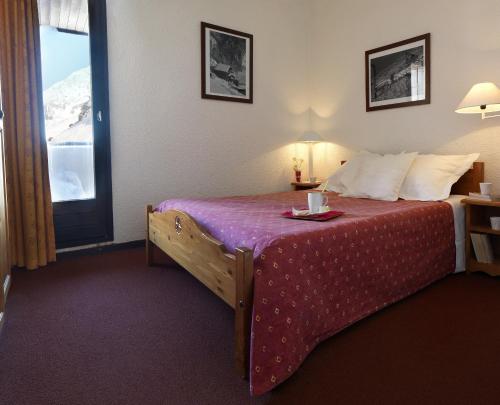 One-Bedroom Apartment (6 Adults)- without parking