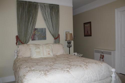 Monroe Manor Inn, Саут-Хейвен (фото 8)