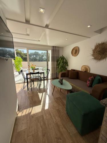 Jasmine Studio coquette