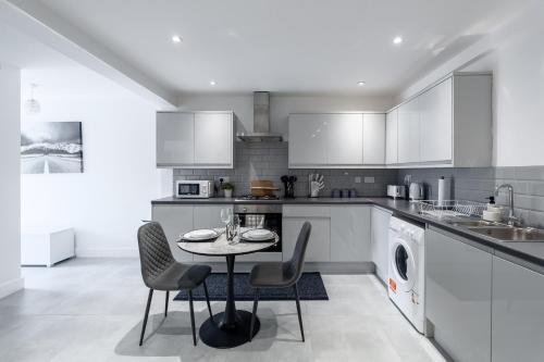 Kitchen, Avalon Luxury stays in Gillingham