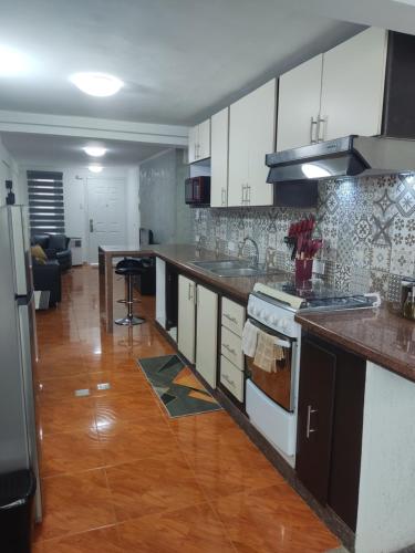 Kitchen, Excelencia en Hospedaje San Diego in El Vinedo Valencia