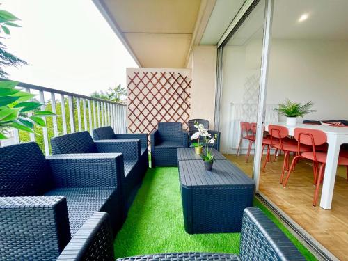 Facilities, BnGo I Le Spacieux I 3 chambres, 2 salles de bain, 1 toilette, parking prive gratuit, 8 personnes, V in Provinces-Chavril