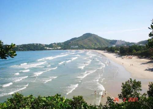 Apartamento 300 metros praia das Toninhas in หาดโตนินยาส