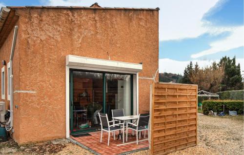 1 Bedroom Beautiful Home In Gargas gîte à louer Gargas