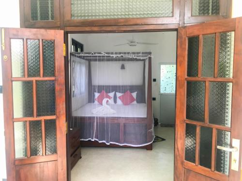 Deluxe Double Room with Balcony image 10