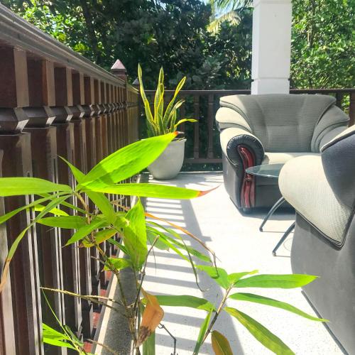 Deluxe Double Room with Balcony image 7