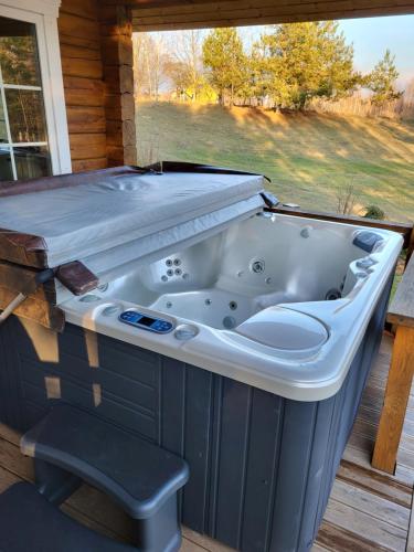 Pine Valley Villa - beautiful nature, jacuzzi, sauna, cozy log house in 因圖爾克