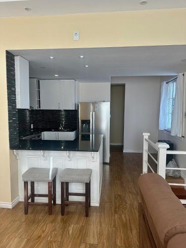 Apartamento céntrico amueblado completo (Apartamento centrico amueblado completo) in ดูราซโน