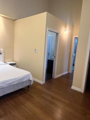 Apartamento céntrico amueblado completo (Apartamento centrico amueblado completo) in ดูราซโน