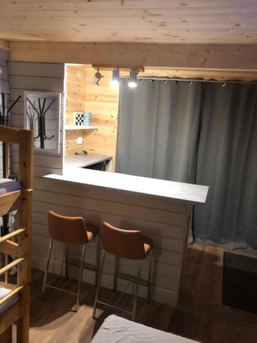 Saare-Toominga camping house in Vaibla