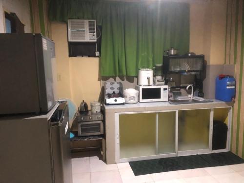 JOHNFONZ BUILDING Spacious Room, Manille (photo 8)