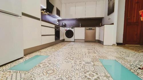 Double Room with Shared Bathroom image 8